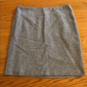 Gray mid-length skirt